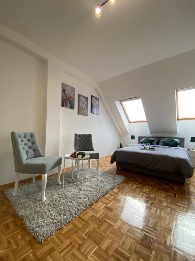 Vlasic Apartmani Centar Vrsac Eksteriør billede